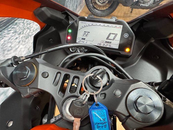 2022 Yamaha YZF-R3 VIVID ORANGE