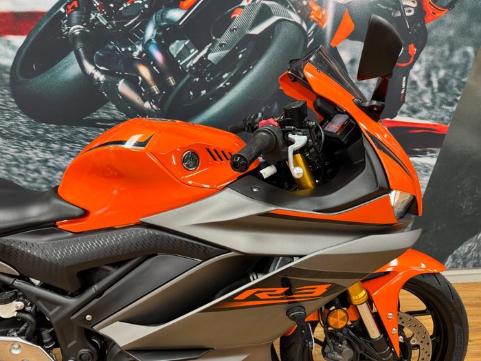 2022 Yamaha YZF-R3 VIVID ORANGE