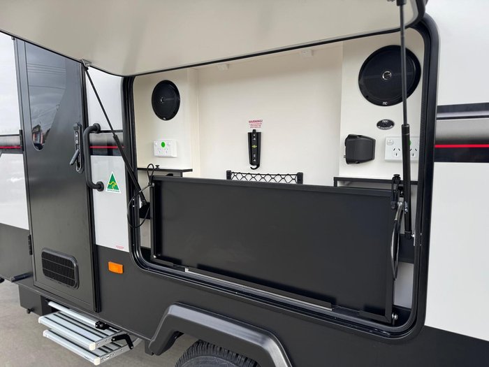 2025 Traveller Track 15'