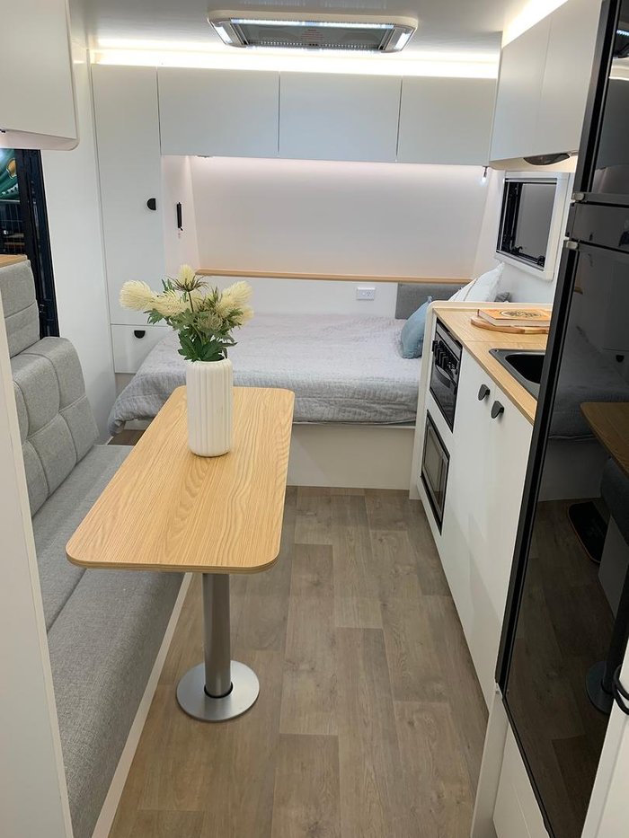 2025 Traveller Track 15'