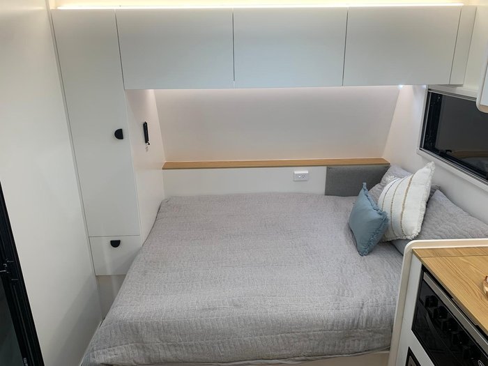 2025 Traveller Track 15'