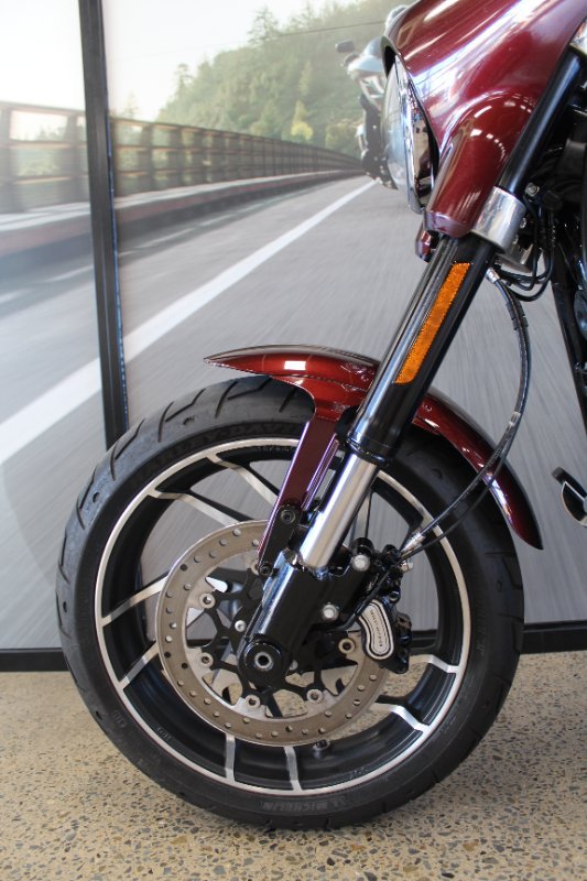 2018 Harley-davidson FLSB SPORT GLIDE MAROON
