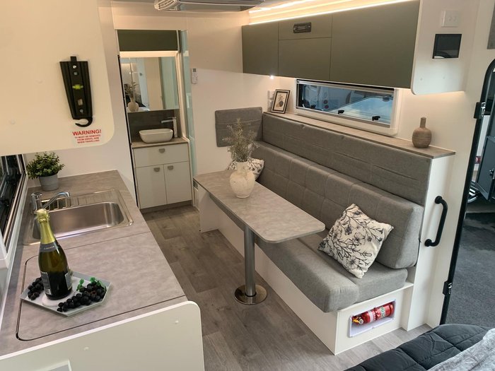 2025 Traveller Track 17'