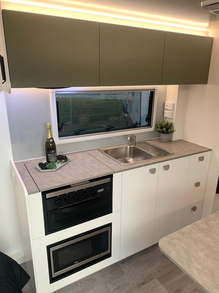 2025 Traveller Track 17'