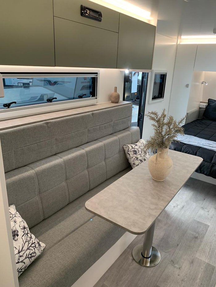 2025 Traveller Track 17'