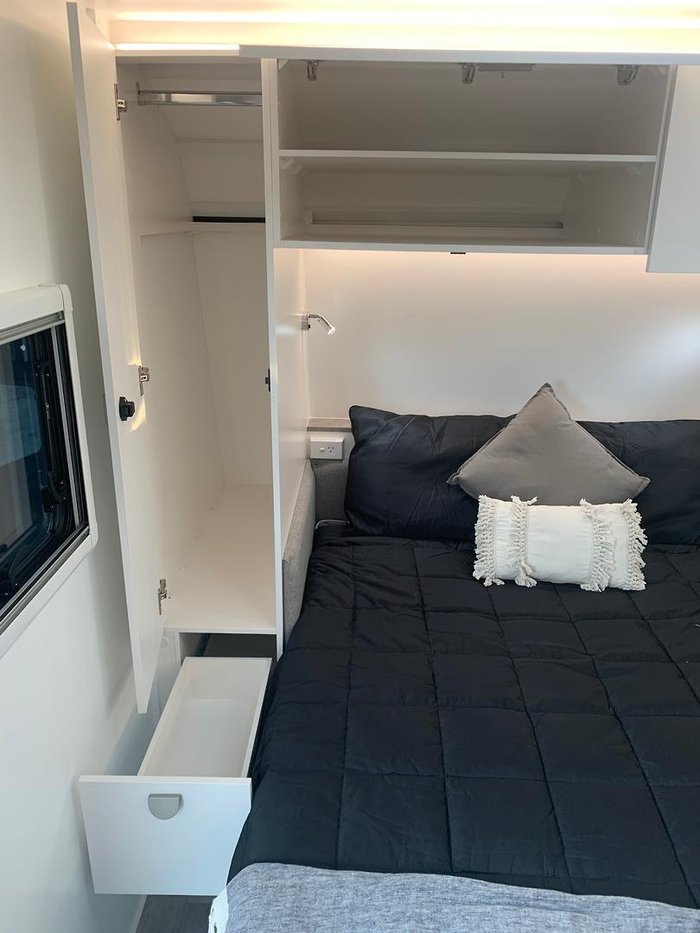 2025 Traveller Track 17'