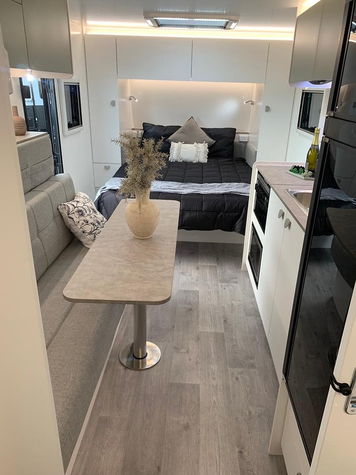 2025 Traveller Track 17'