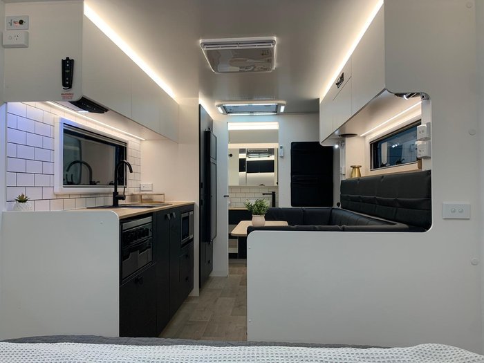 2025 Traveller Track 20'