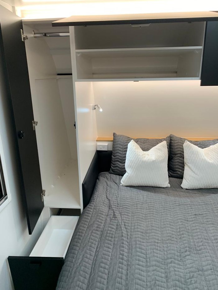 2025 Traveller Track 20'