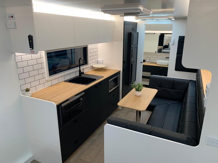 2025 Traveller Track 20'