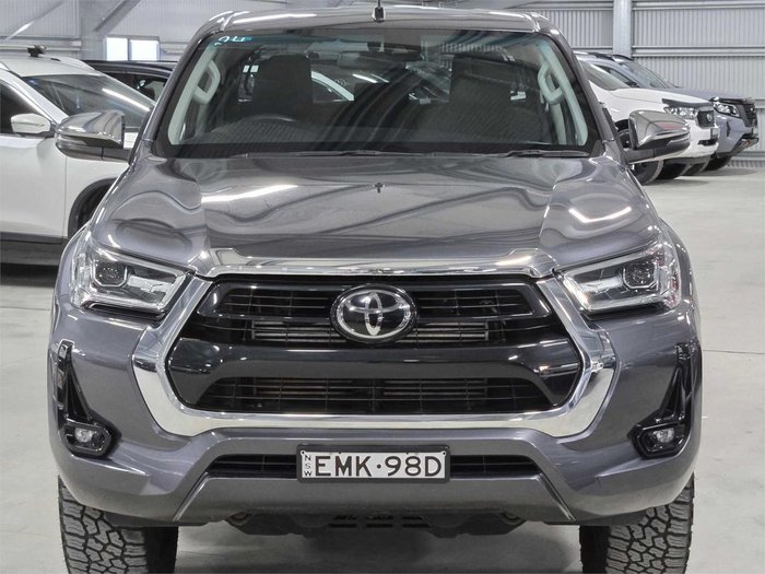 2020 Toyota Hilux SR5