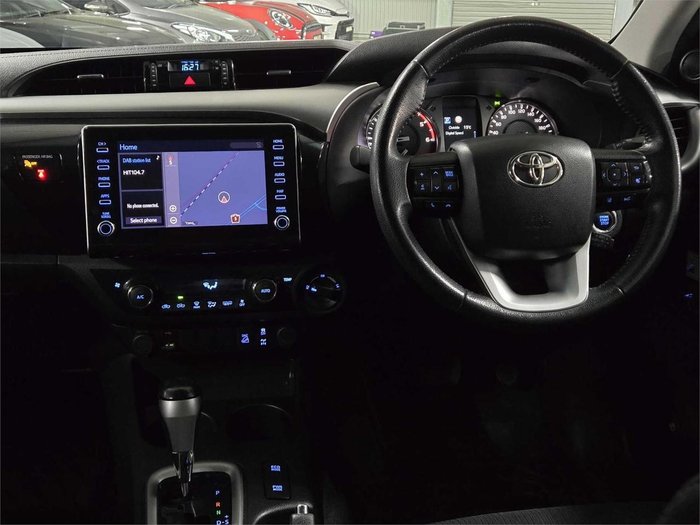 2020 Toyota Hilux SR5