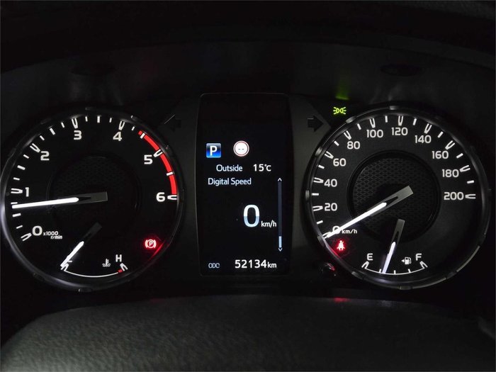 2020 Toyota Hilux SR5