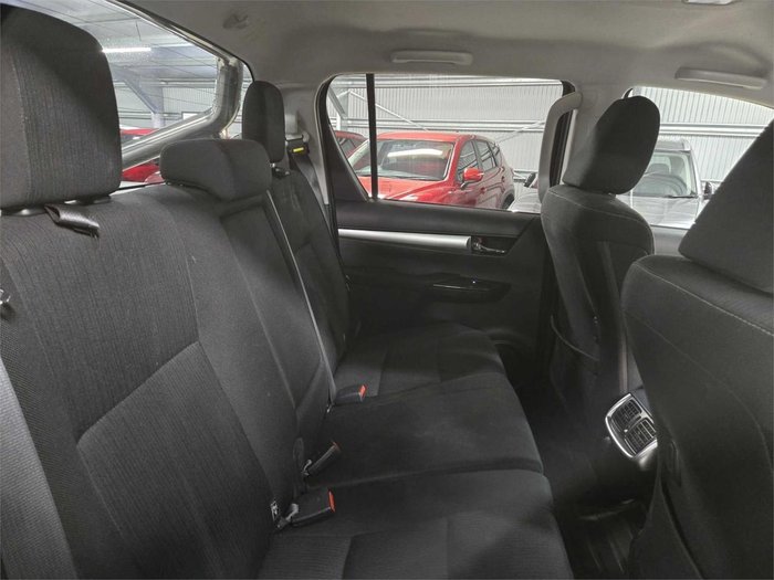2020 Toyota Hilux SR5