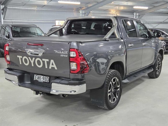 2020 Toyota Hilux SR5