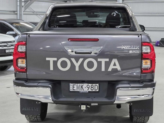 2020 Toyota Hilux SR5