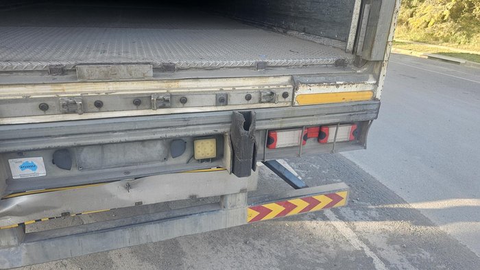 2001 FTE 3A Tri Axle White