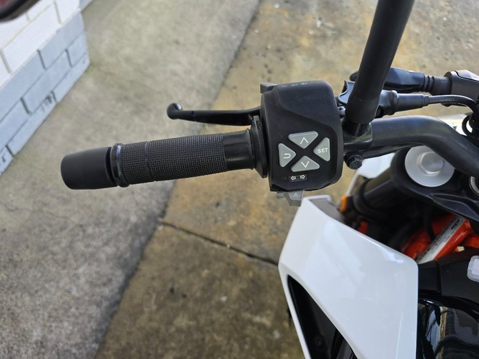 2017 Ktm 390 DUKE White