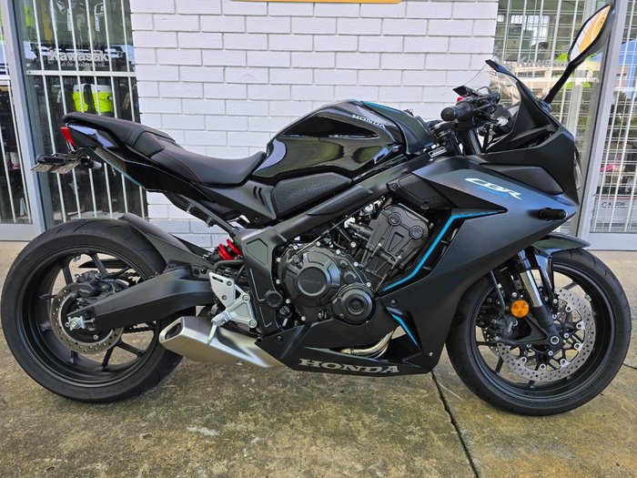 2023 HONDA CBR650R Black
