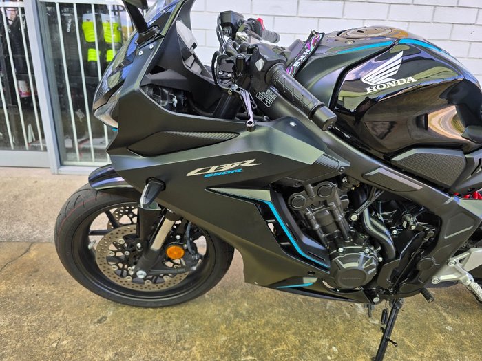 2023 HONDA CBR650R Black