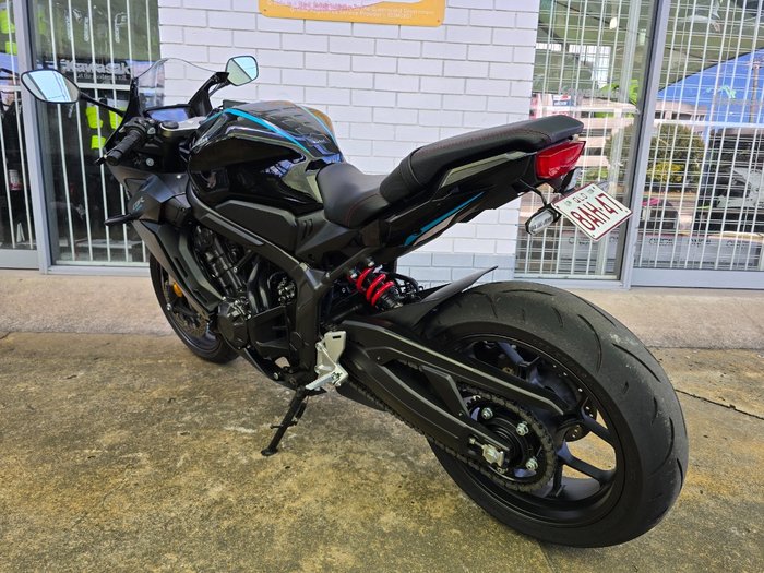 2023 HONDA CBR650R Black