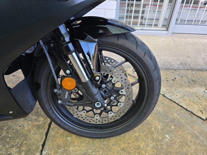 2023 HONDA CBR650R Black