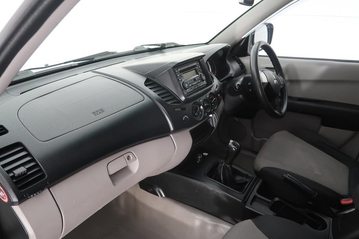 2013 Mitsubishi Triton GLX MN MY13 4x2 White