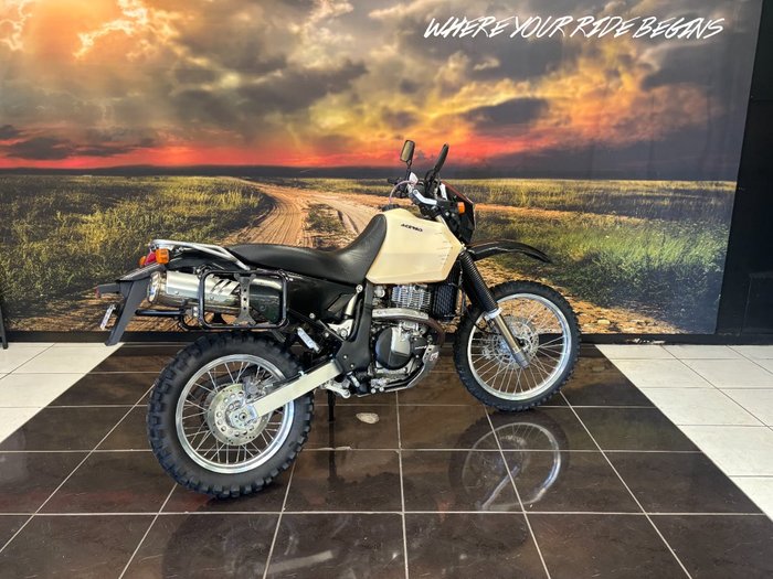 2021 Suzuki DR650SE BLACK