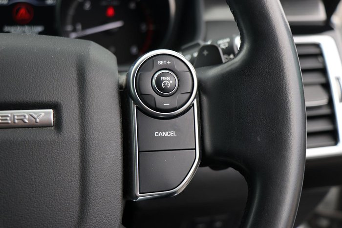 2017 Land Rover Discovery TD4 SE