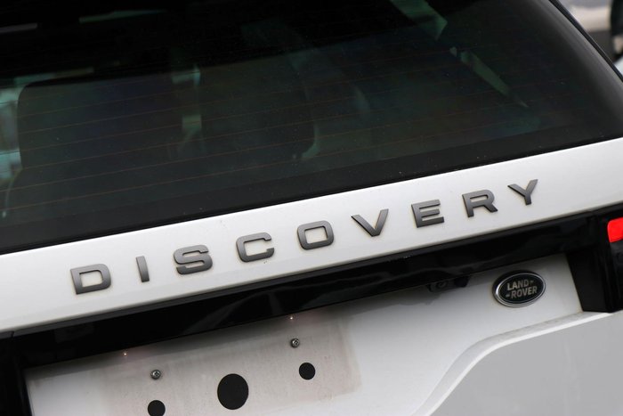 2017 Land Rover Discovery TD4 SE