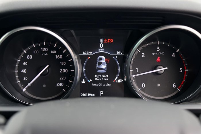 2017 Land Rover Discovery TD4 SE