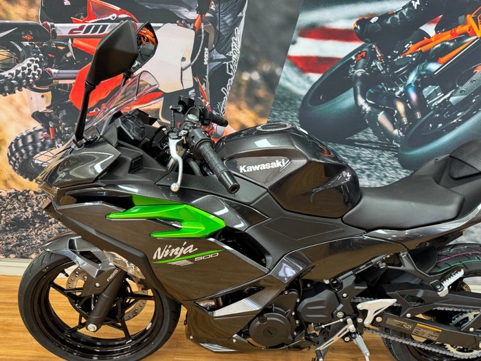2025 Kawasaki NINJA 500 GREY