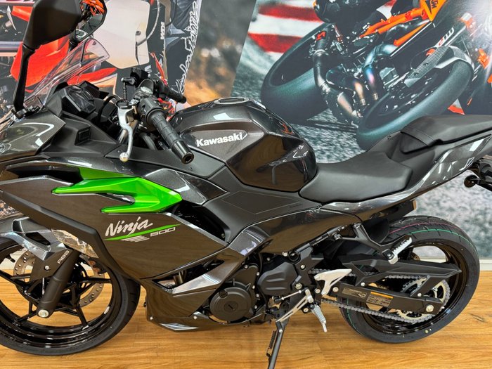 2025 Kawasaki NINJA 500 GREY