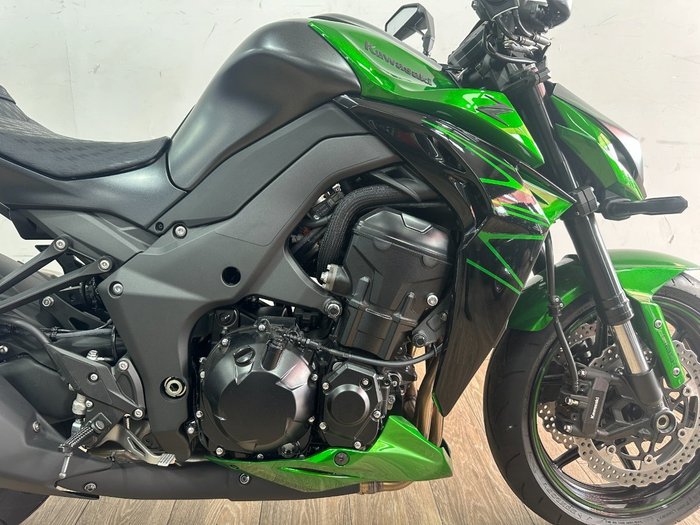 2025 Kawasaki ZR1000 GREEN