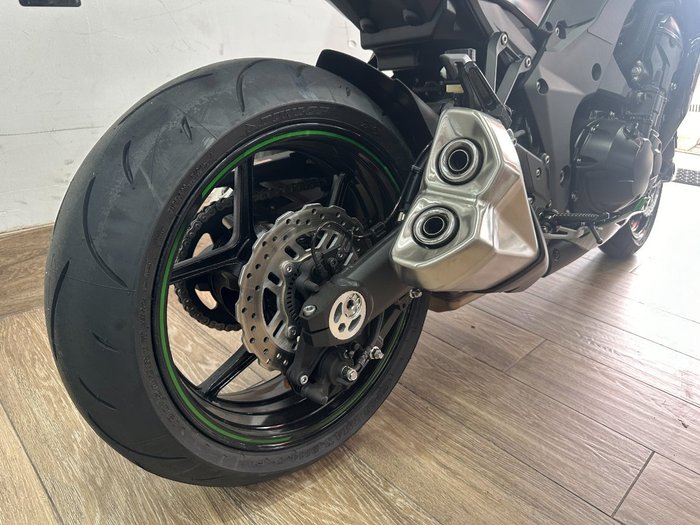2025 Kawasaki ZR1000 GREEN