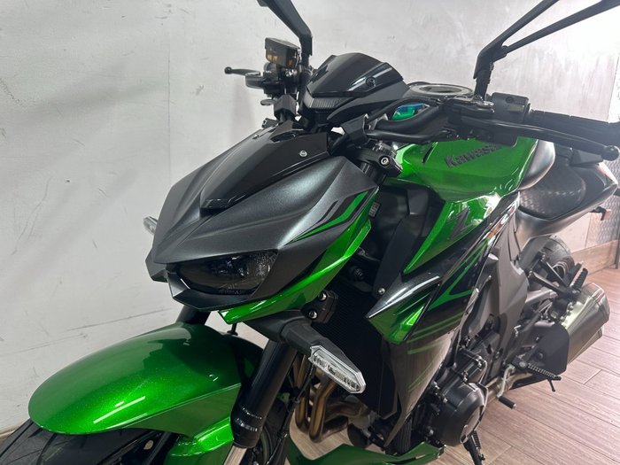2025 Kawasaki ZR1000 GREEN