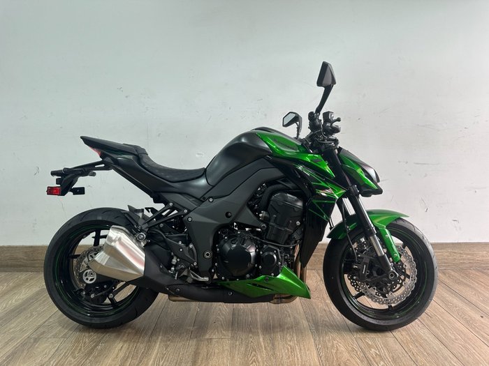 2025 Kawasaki ZR1000 GREEN