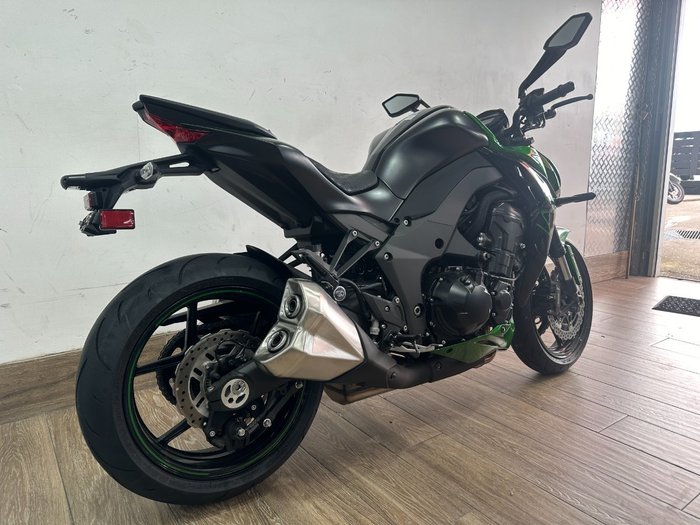 2025 Kawasaki ZR1000 GREEN
