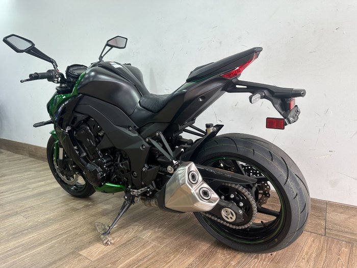 2025 Kawasaki ZR1000 GREEN