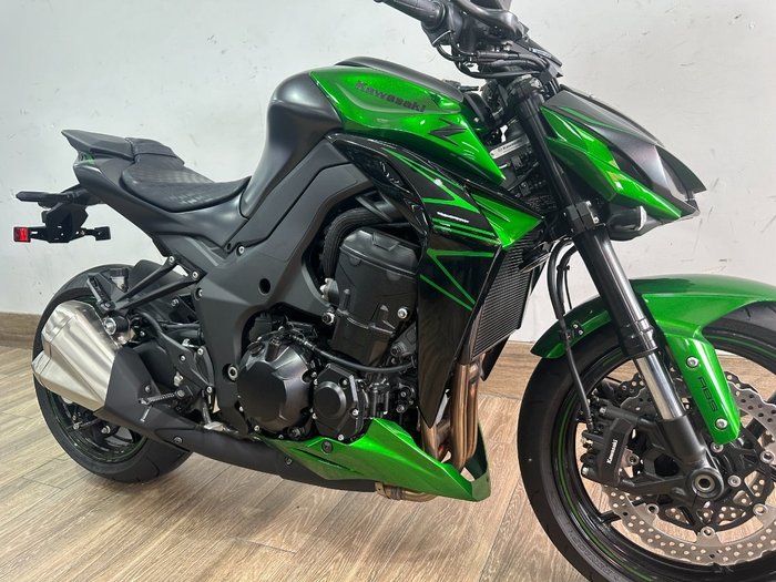 2025 Kawasaki ZR1000 GREEN