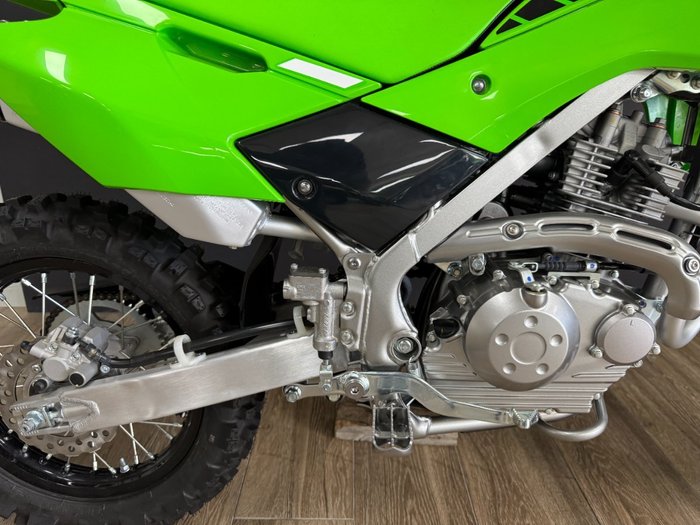 2025 Kawasaki KLX140R GREEN