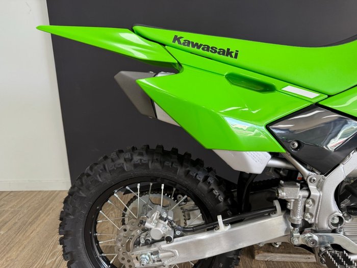 2025 Kawasaki KLX140R GREEN