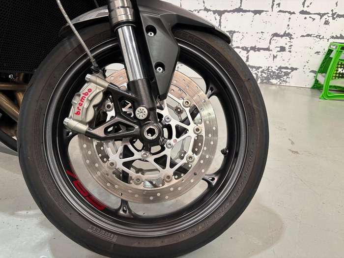 2022 Triumph Street Triple RS Street Triple Silver
