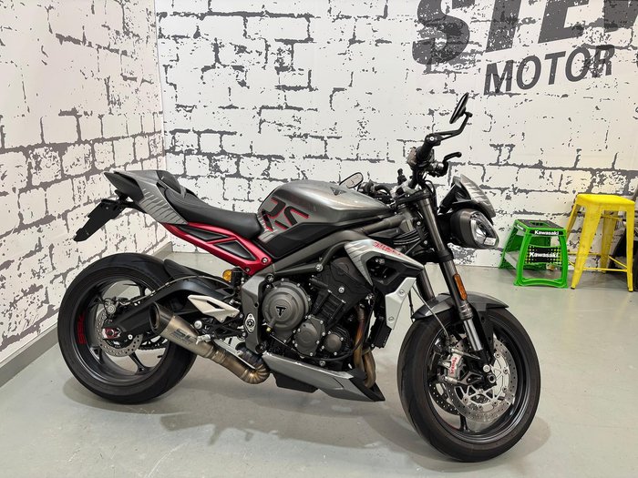 2022 Triumph Street Triple RS Street Triple Silver