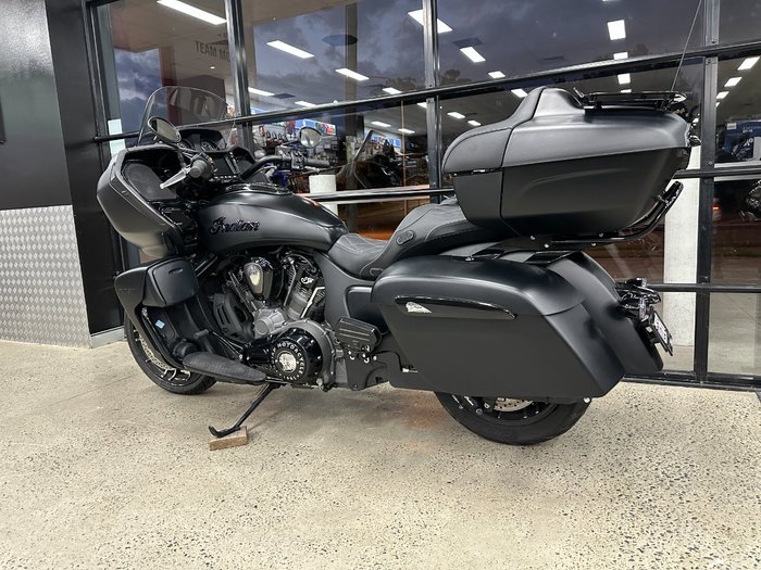 2023 INDIAN PURSUIT DARK HORSE PREMIUM BLACK
