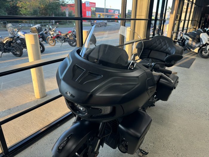 2023 INDIAN PURSUIT DARK HORSE PREMIUM BLACK