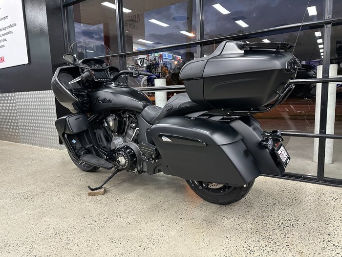 2023 INDIAN PURSUIT DARK HORSE PREMIUM BLACK