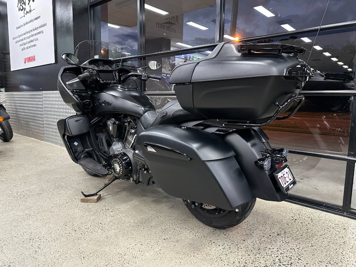 2023 INDIAN PURSUIT DARK HORSE PREMIUM BLACK