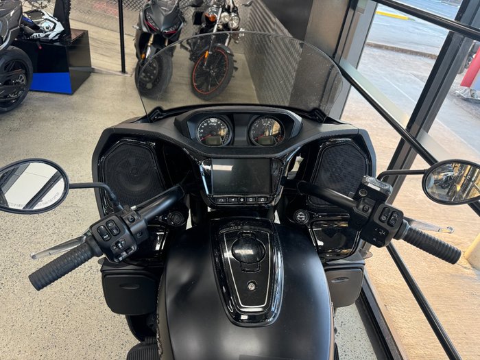 2023 INDIAN PURSUIT DARK HORSE PREMIUM BLACK