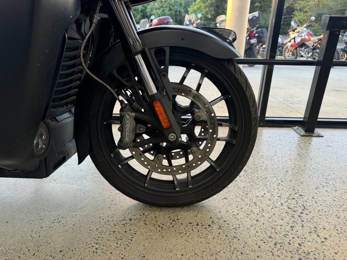 2023 INDIAN PURSUIT DARK HORSE PREMIUM BLACK
